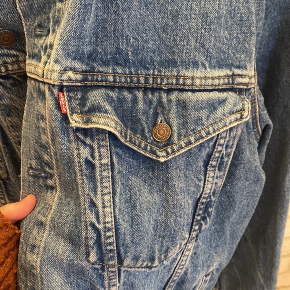 Vintage original Levi’s denim jacket from 90’s - Picture 3 of 10